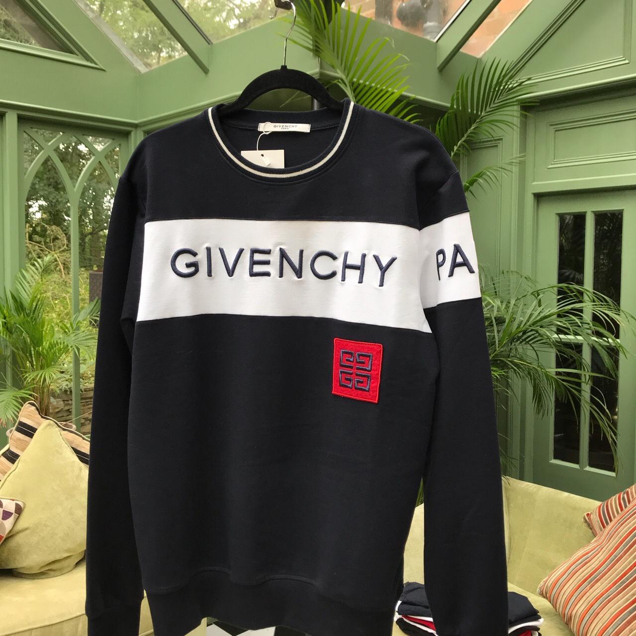 Givenchy paris store 4g embroidered sweatshirt