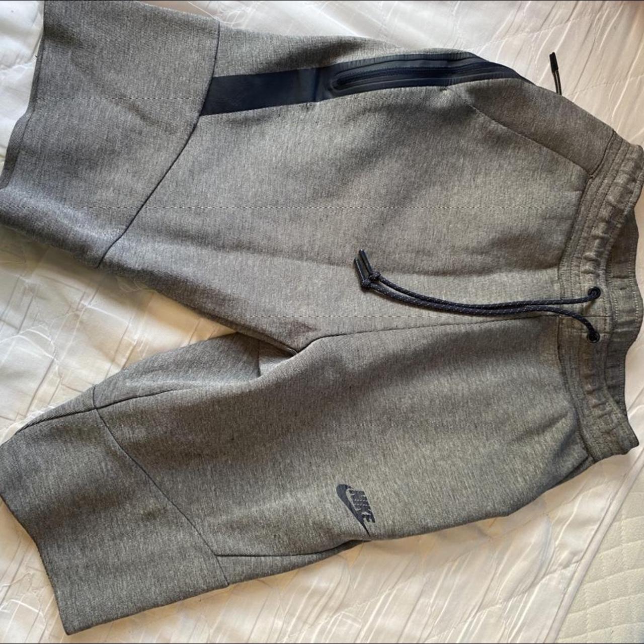 nike sb heather fleece grey shorts