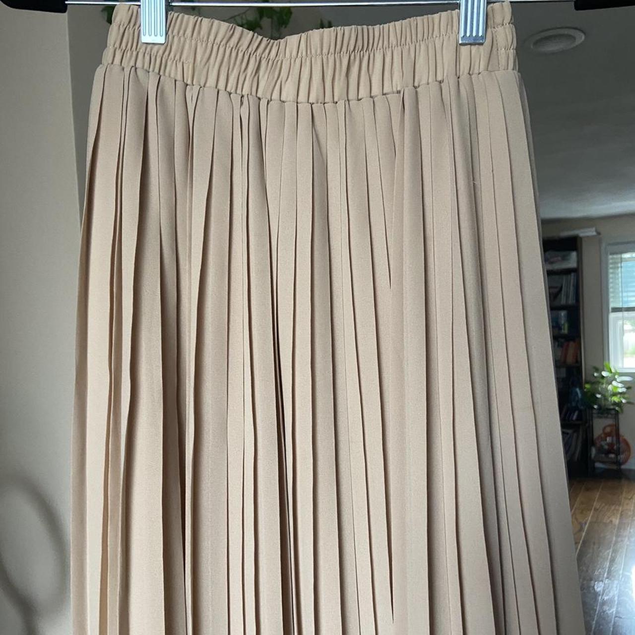 Beige Pleated Midi Skirt With Wide Elastic Depop