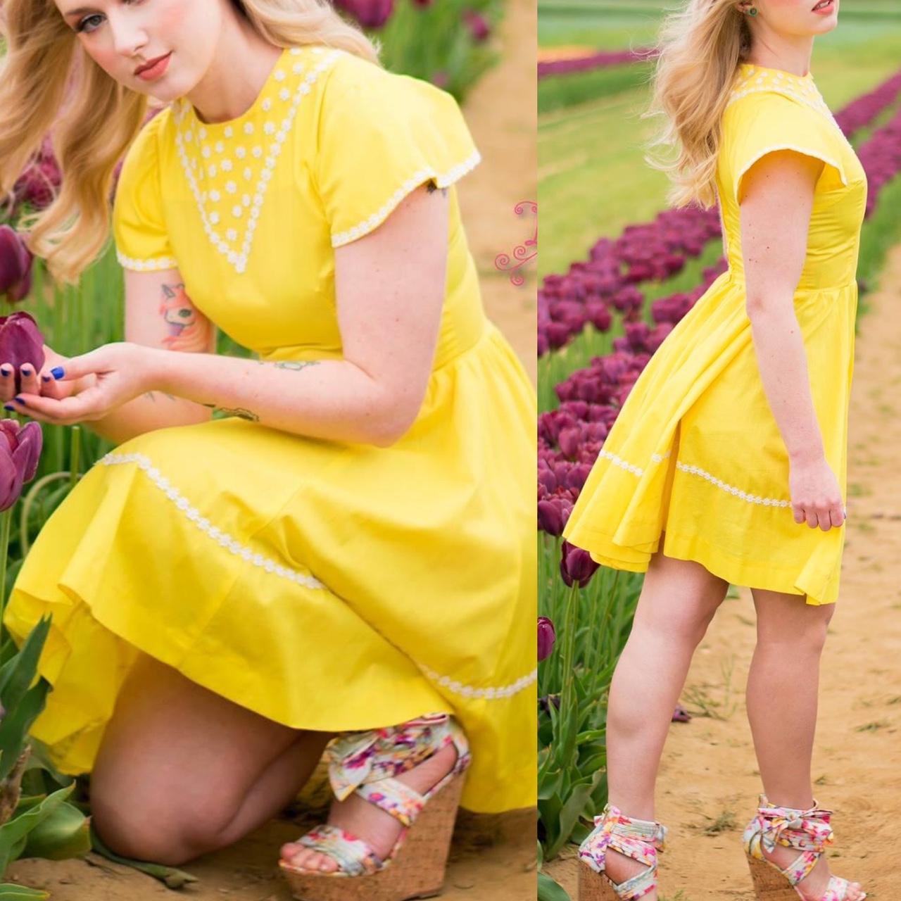 1960s Sun Dress Beautiful vintage yellow