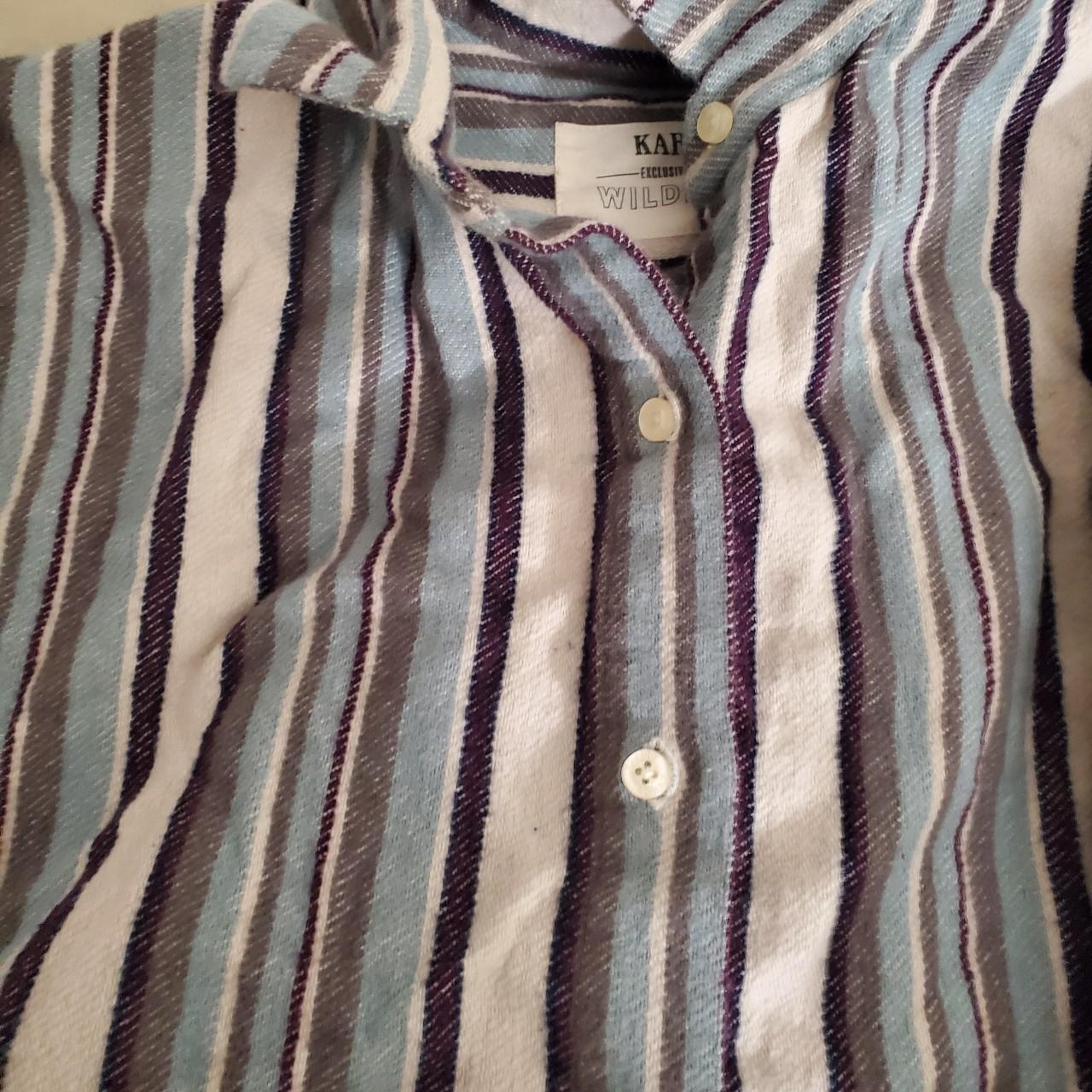 Super thick buttom up shirt with vertical Stripes !... - Depop