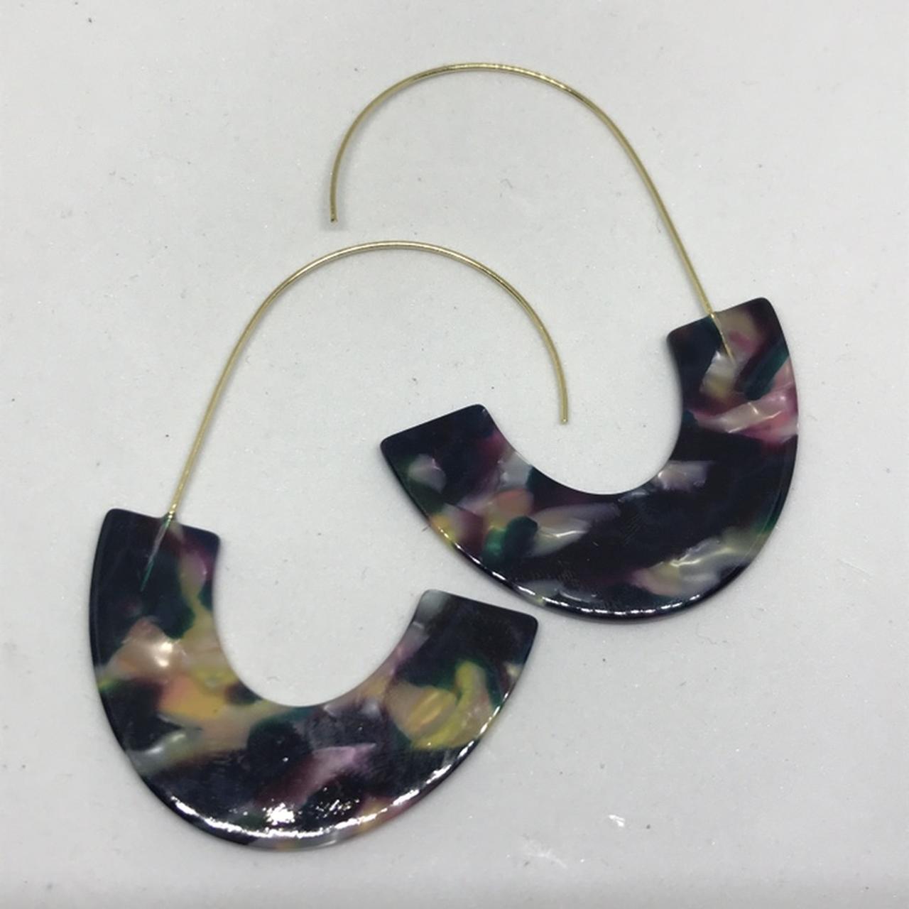 Faidra resin sales drop earrings