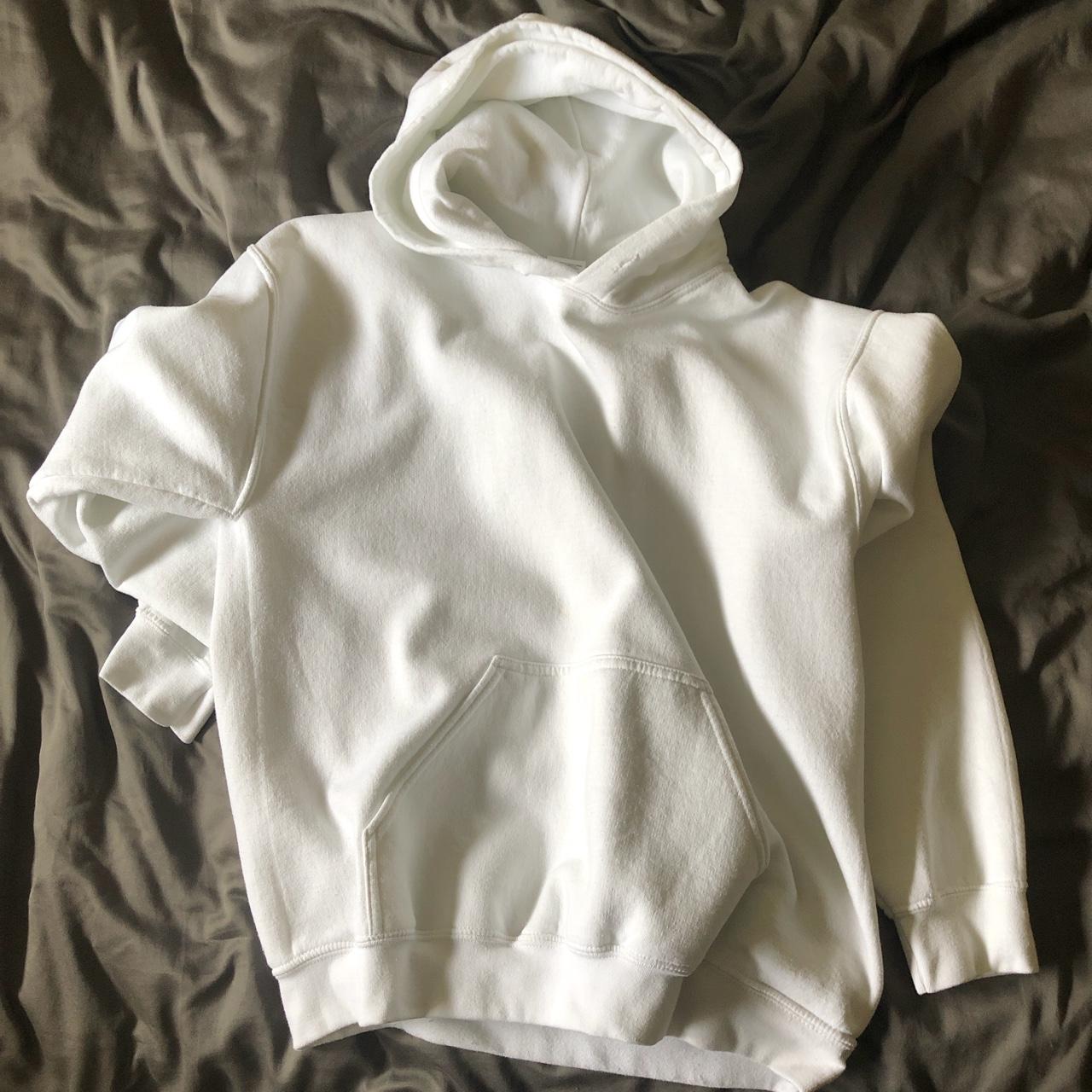 Gildan Men's White Hoodie | Depop