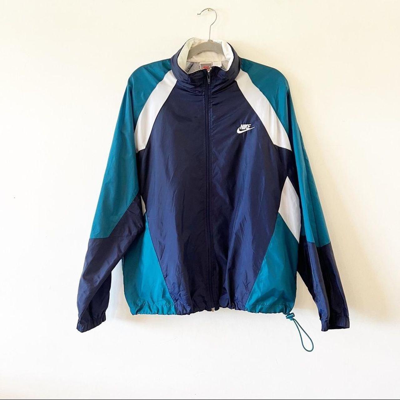 hooded windbreaker nike