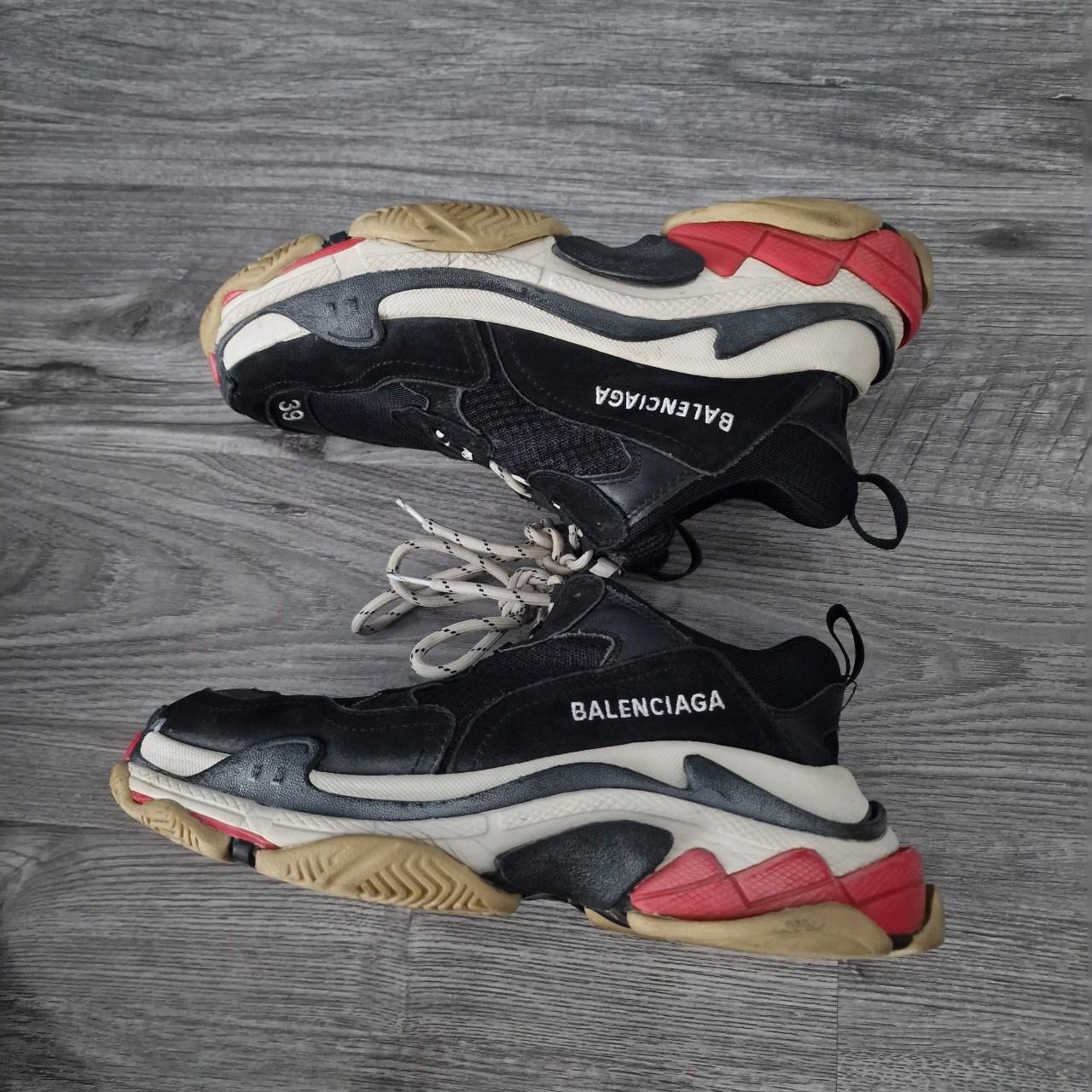 balenciaga triple s unisex