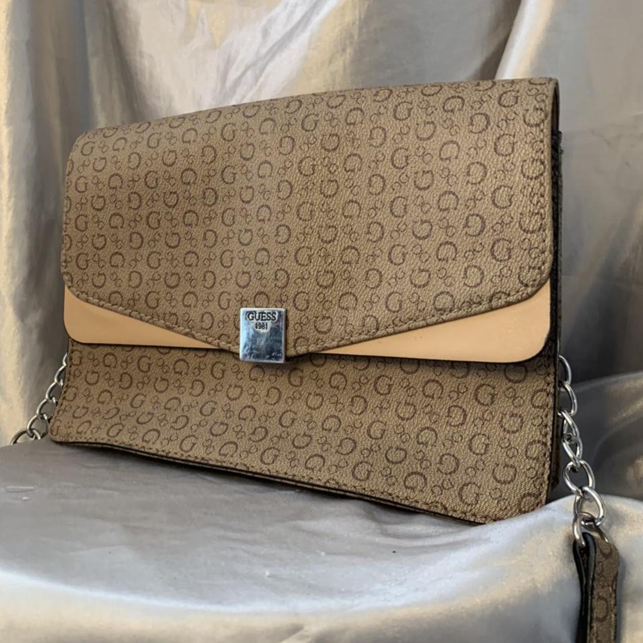 NWOT Guess Crossbody Bag Perfect condition! FREE... Depop