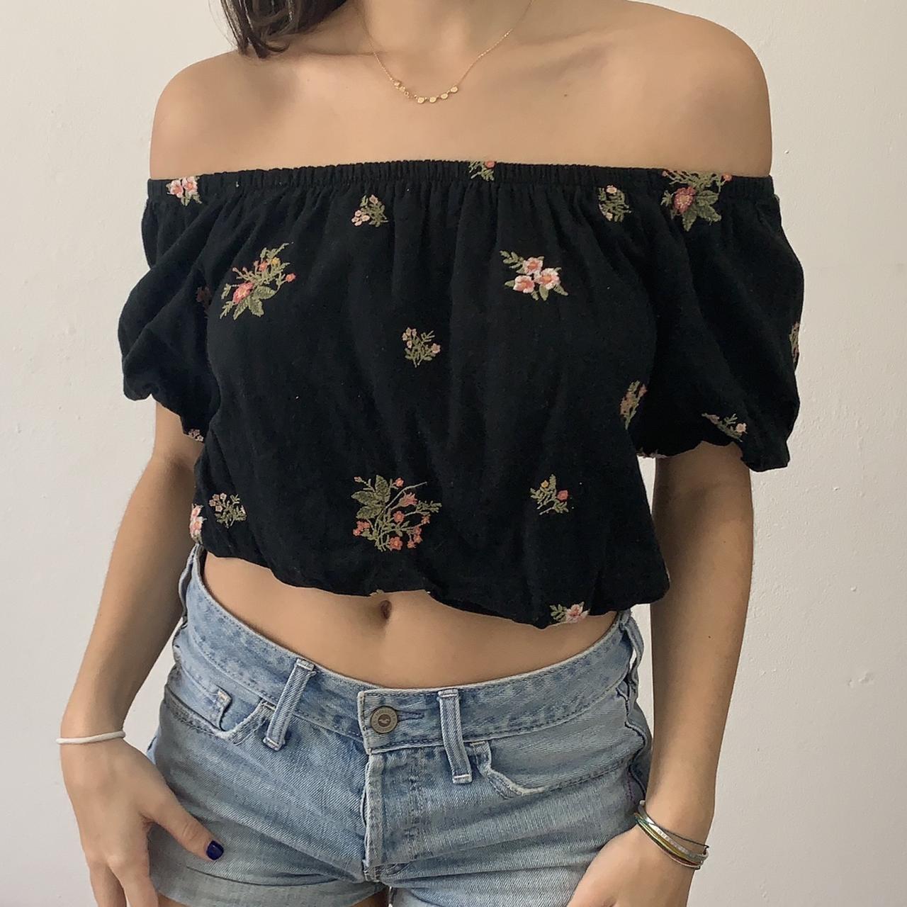 American Eagle off the shoulder floral crop top. Depop