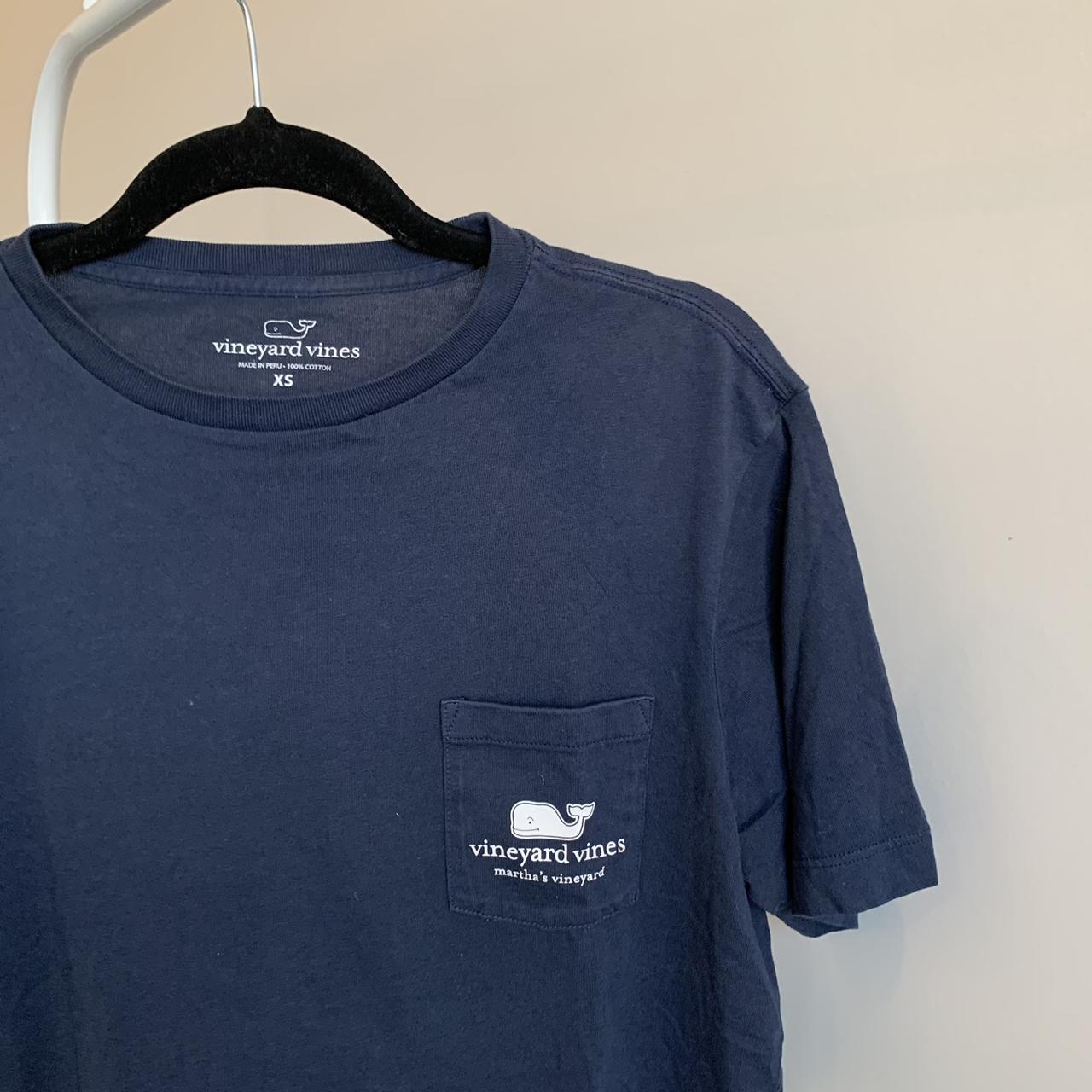 Vineyard Vines navy blue Martha’s Vineyard T-shirt.