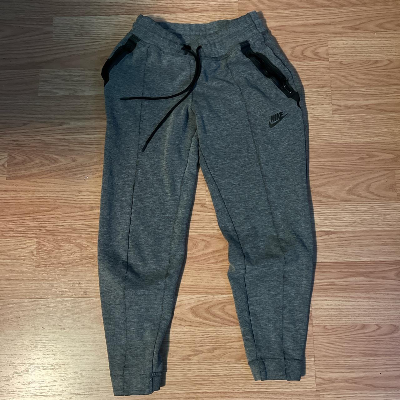 Crop Top Nike Joggers Women Outfit Nike Mini Swoosh Oversized