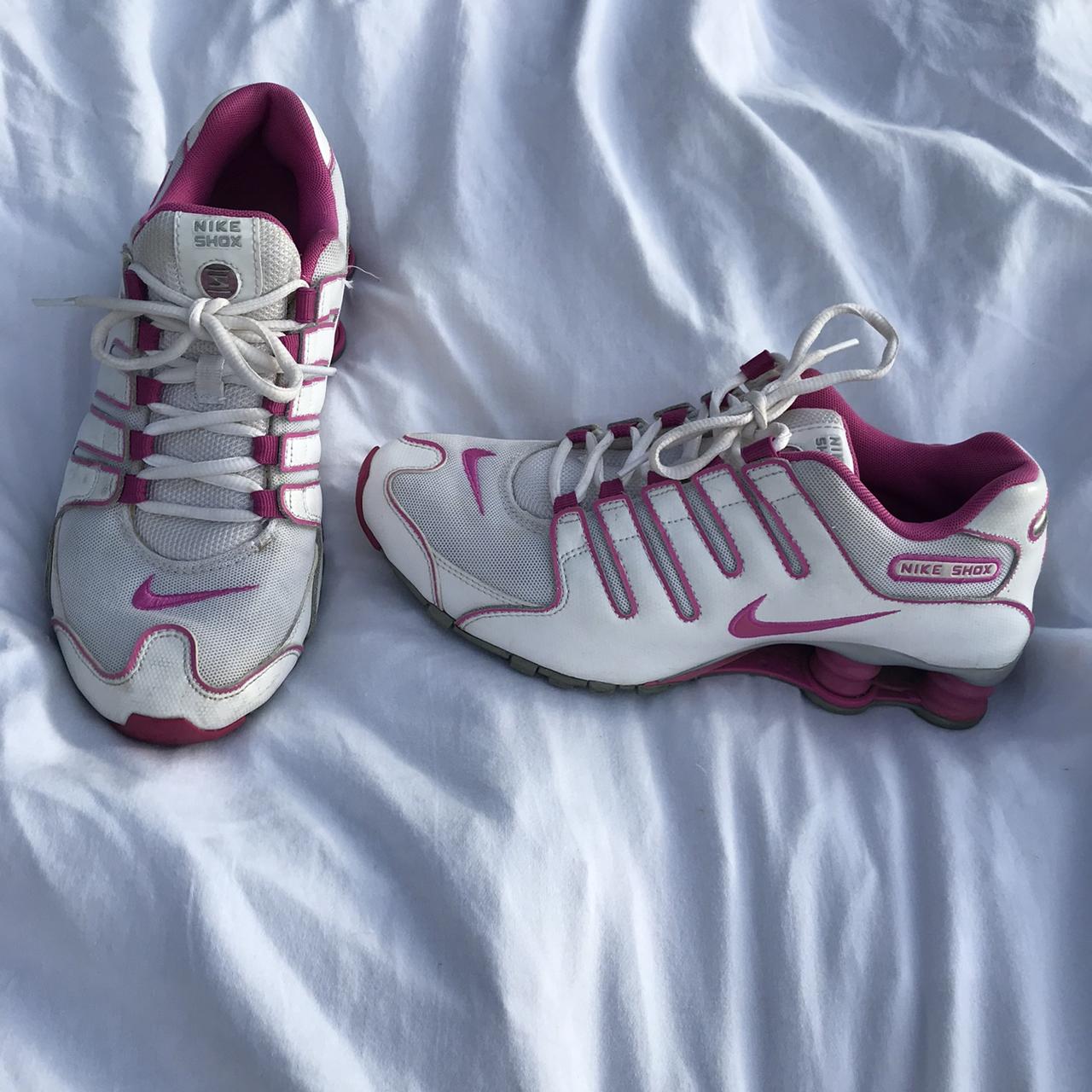 Pink and clearance white nike shox