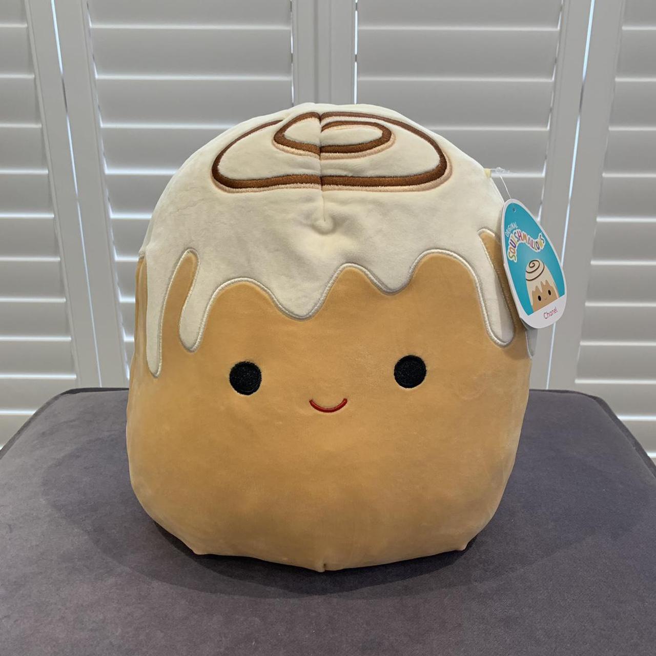 valentine's day cinnamon roll squishmallow