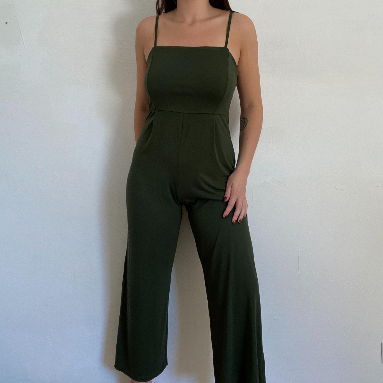 🇮🇹 Tuta jumpsuit verde oliva di Stradivarius In... - Depop