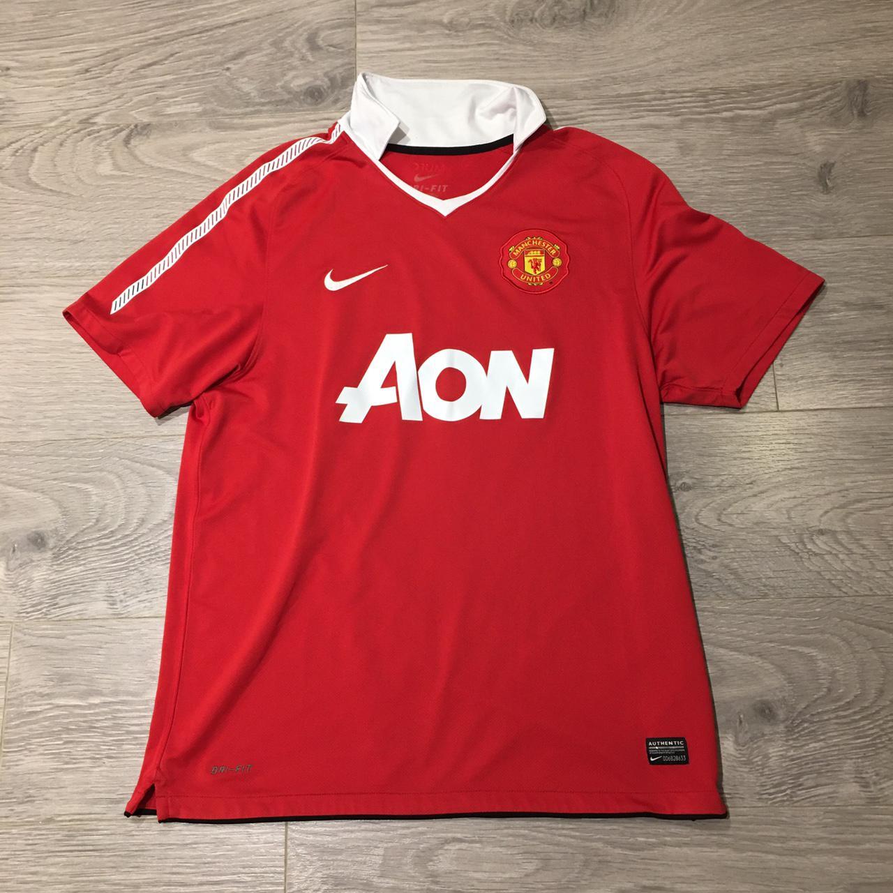 Manchester United 2010/11 Home Shirt With Chicharito... - Depop