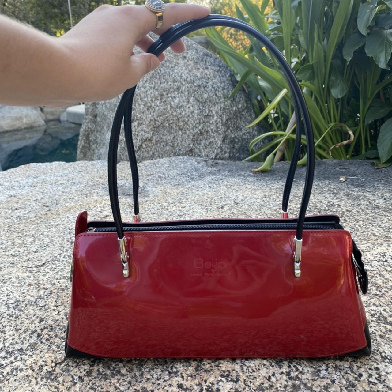 Beijo red patent leather purse 🍒this purse