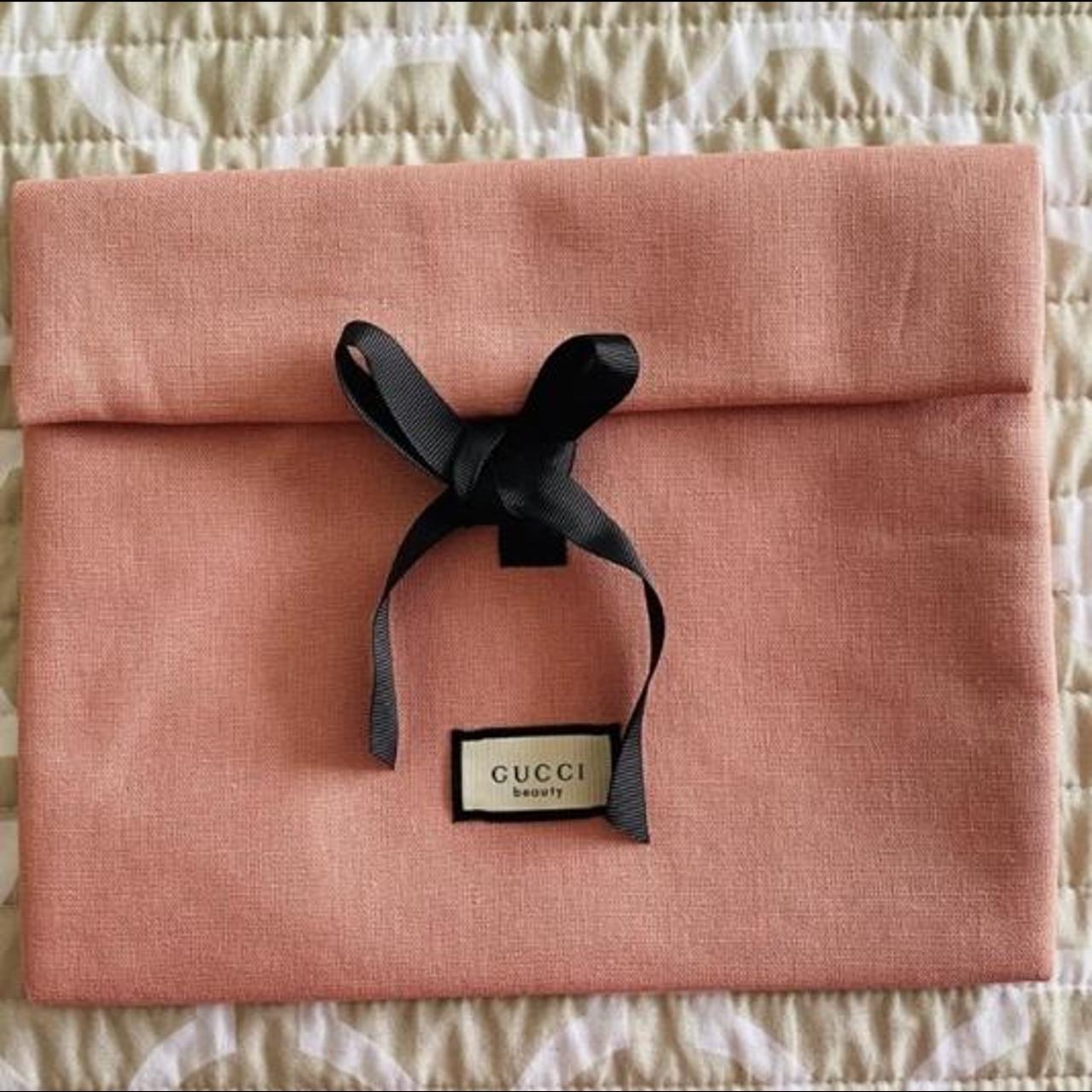 Gucci discount guilty pouch