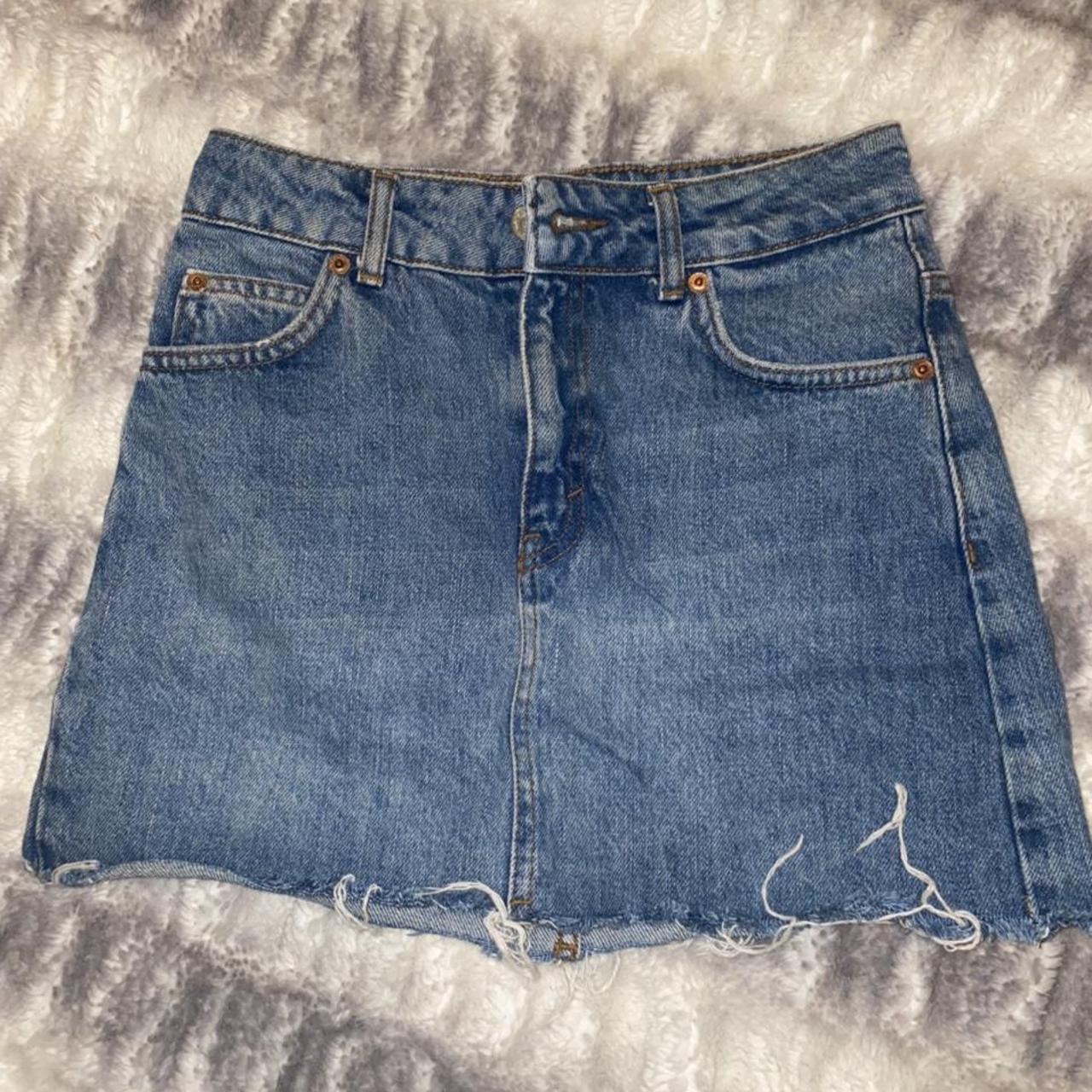 Topshop petite blue denim mini skirt - size 4... - Depop