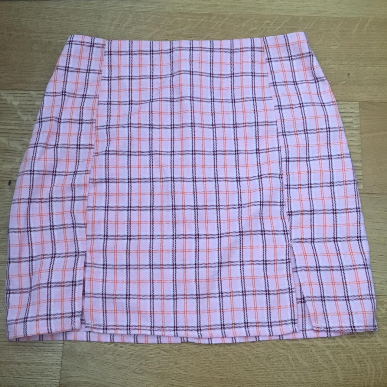 pink plaid skirt w/ slits!! so cute but sadly... - Depop