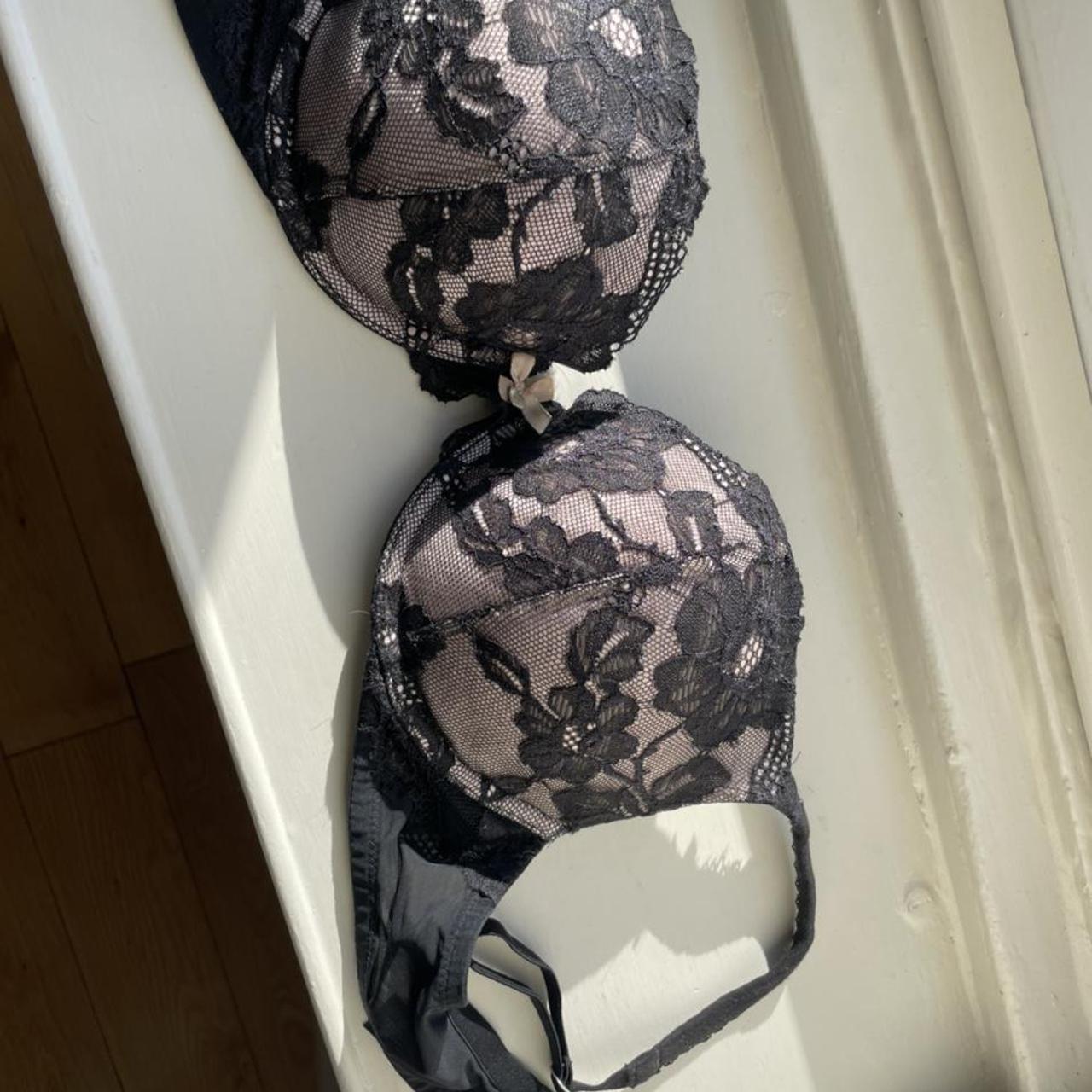 Victoria Secret padded plunge push up bra , 34D