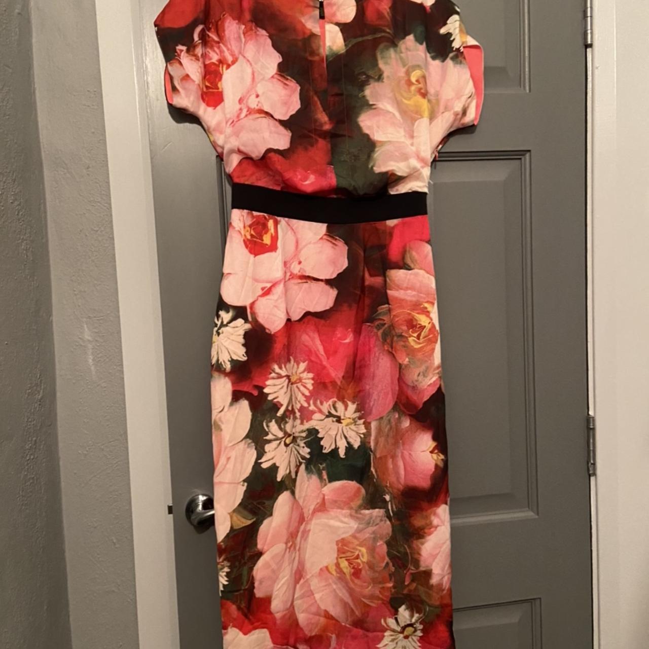 Ted Baker midi dress in a size 2 (10) with contrast... - Depop