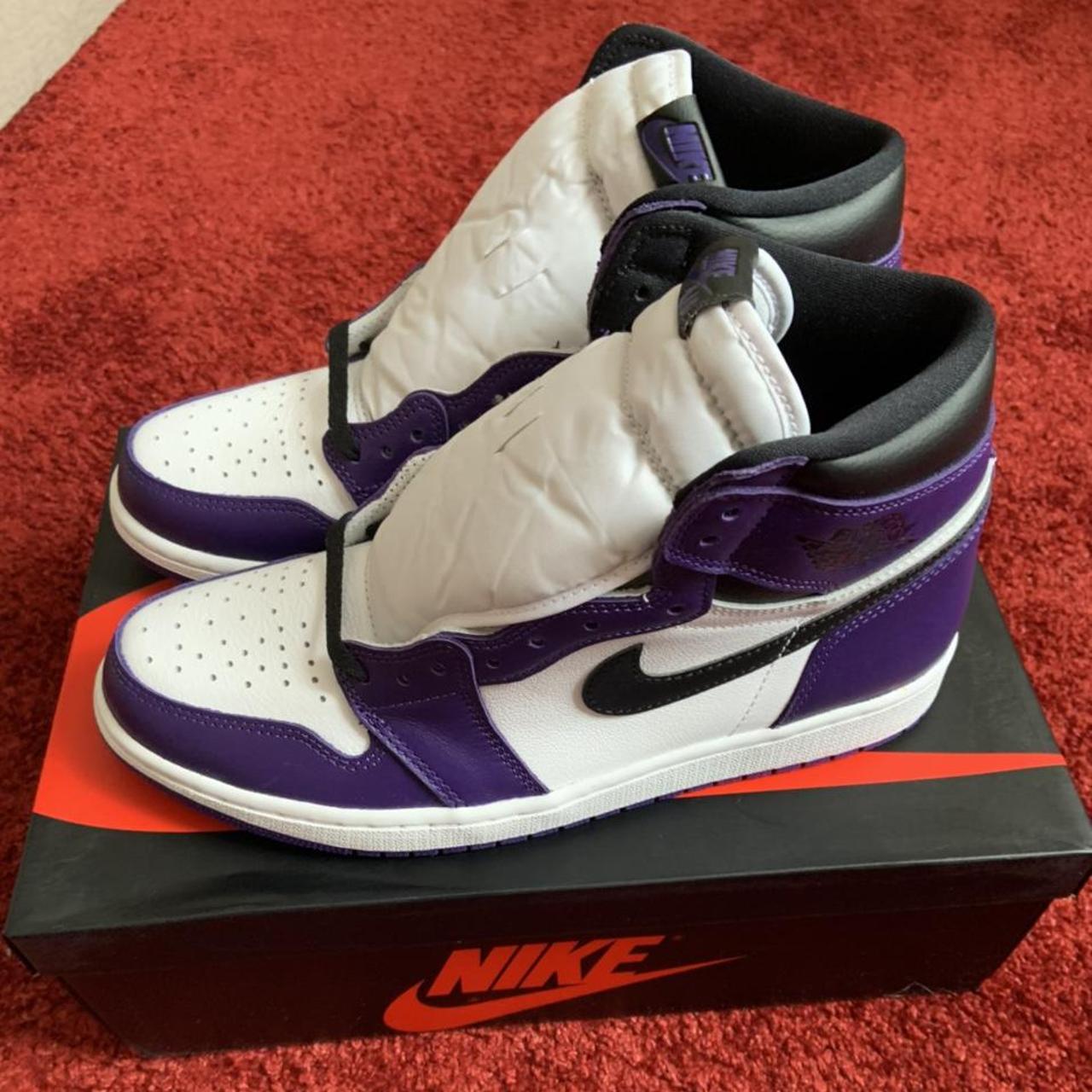 places that sell jordan 1 near me