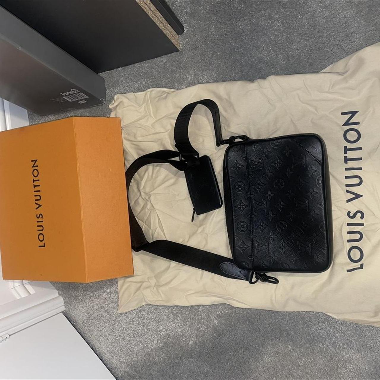Louis Vuitton, messenger bag - Depop