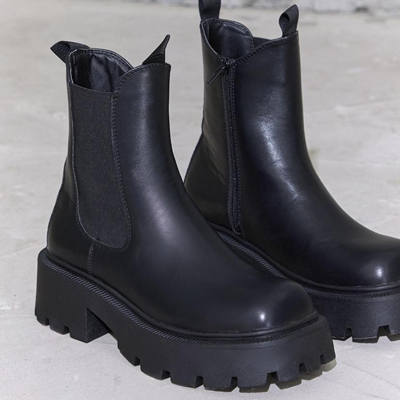 chelsea boots square toe