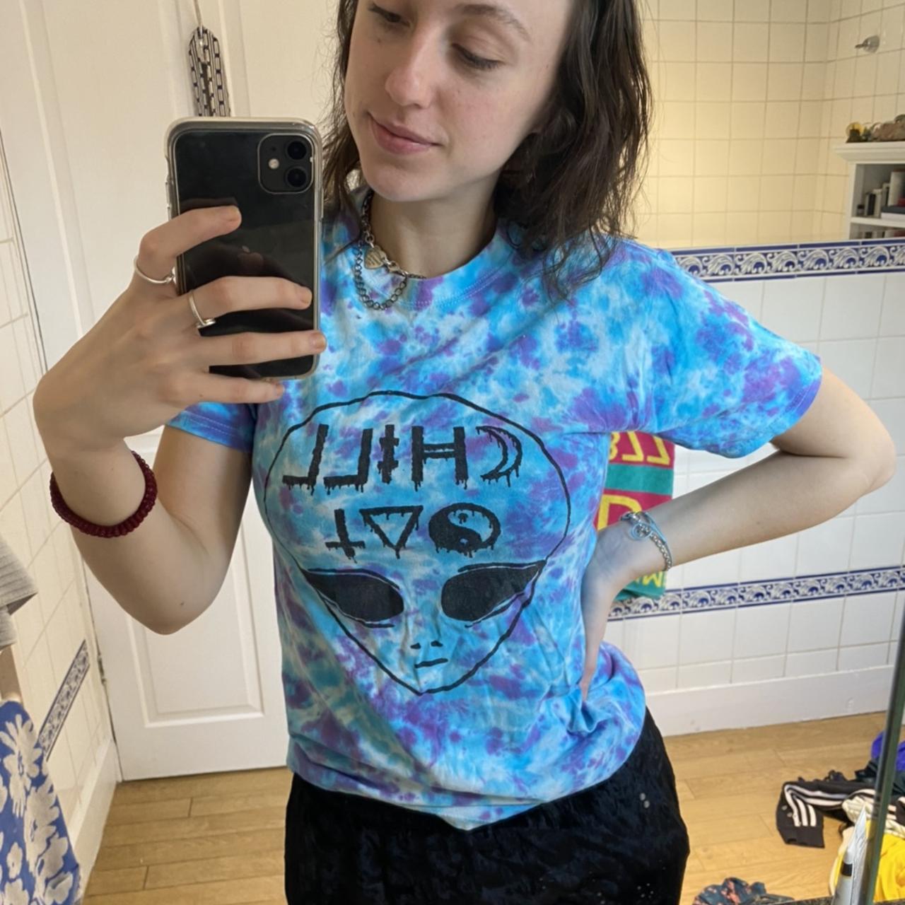 Tie dye alien print T-shirt V funky says Depop