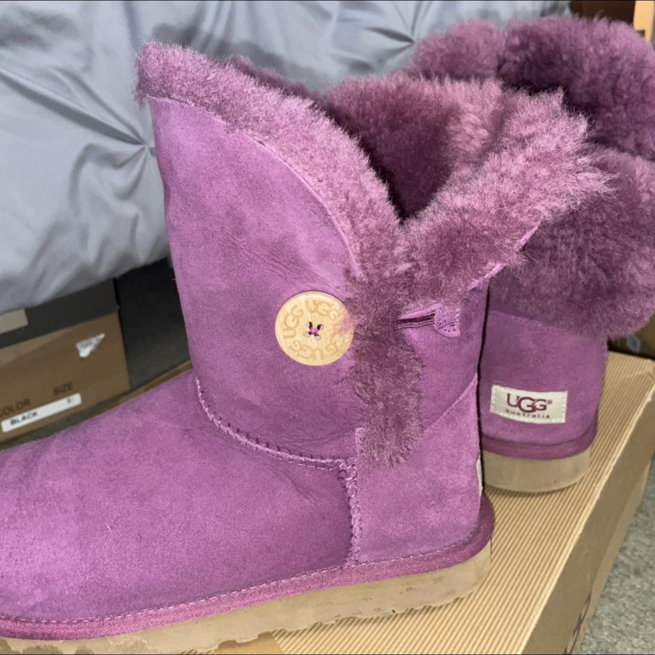 Bailey Button purple Uggs Comes with box Womens Size