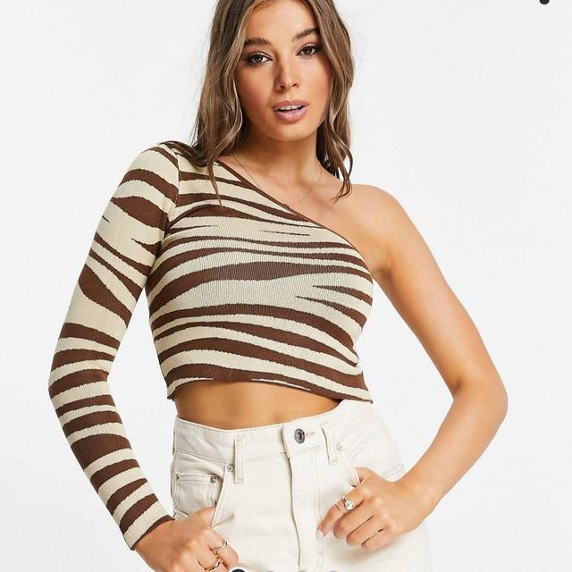 Pull Bear asymmetric knitted zebra print top Depop