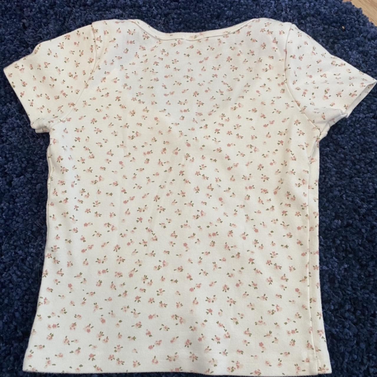 brandy melville cute floral top, in perfect... - Depop