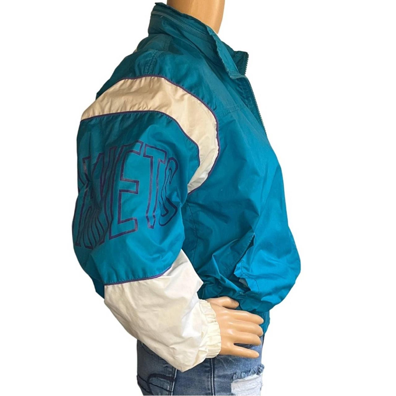 Charlotte Hornets Vintage 90's Teal Starter Pullover Jacket Center