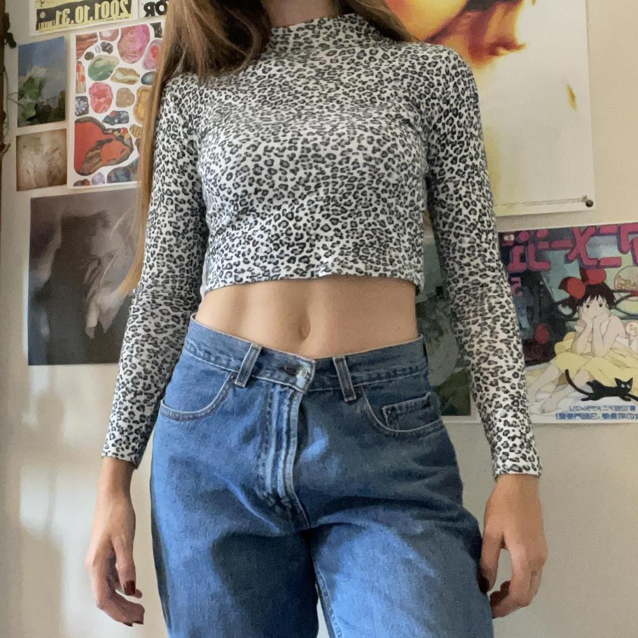 Brandy melville shop cheetah turtleneck