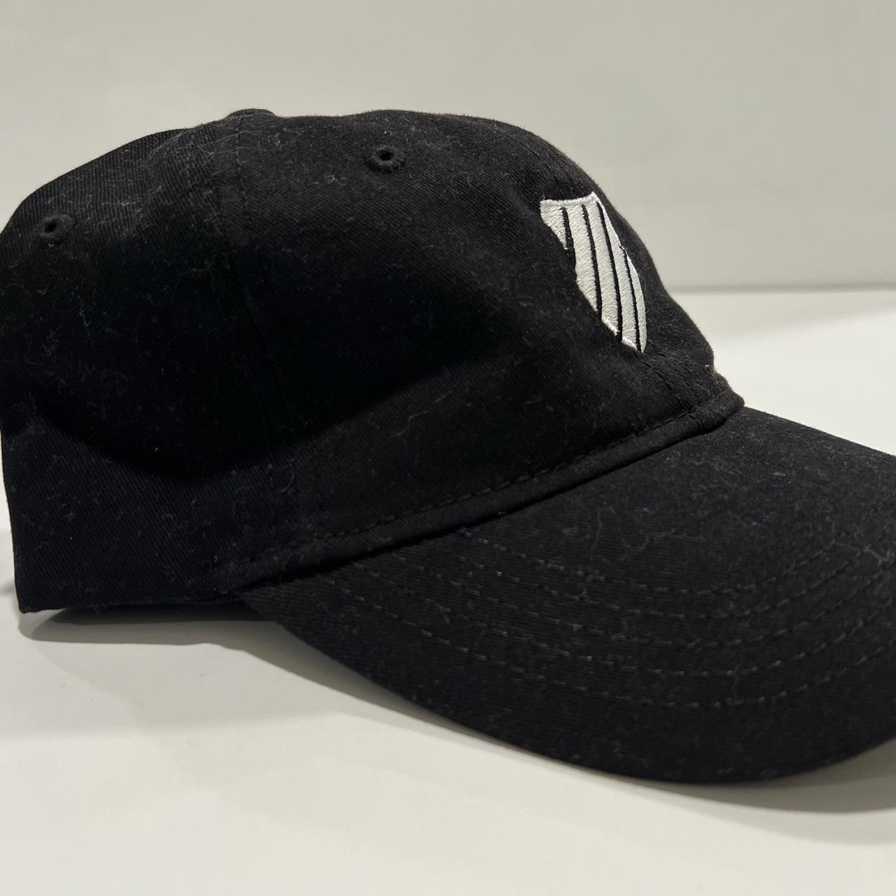K-Swiss Women's Black and White Hat (4)