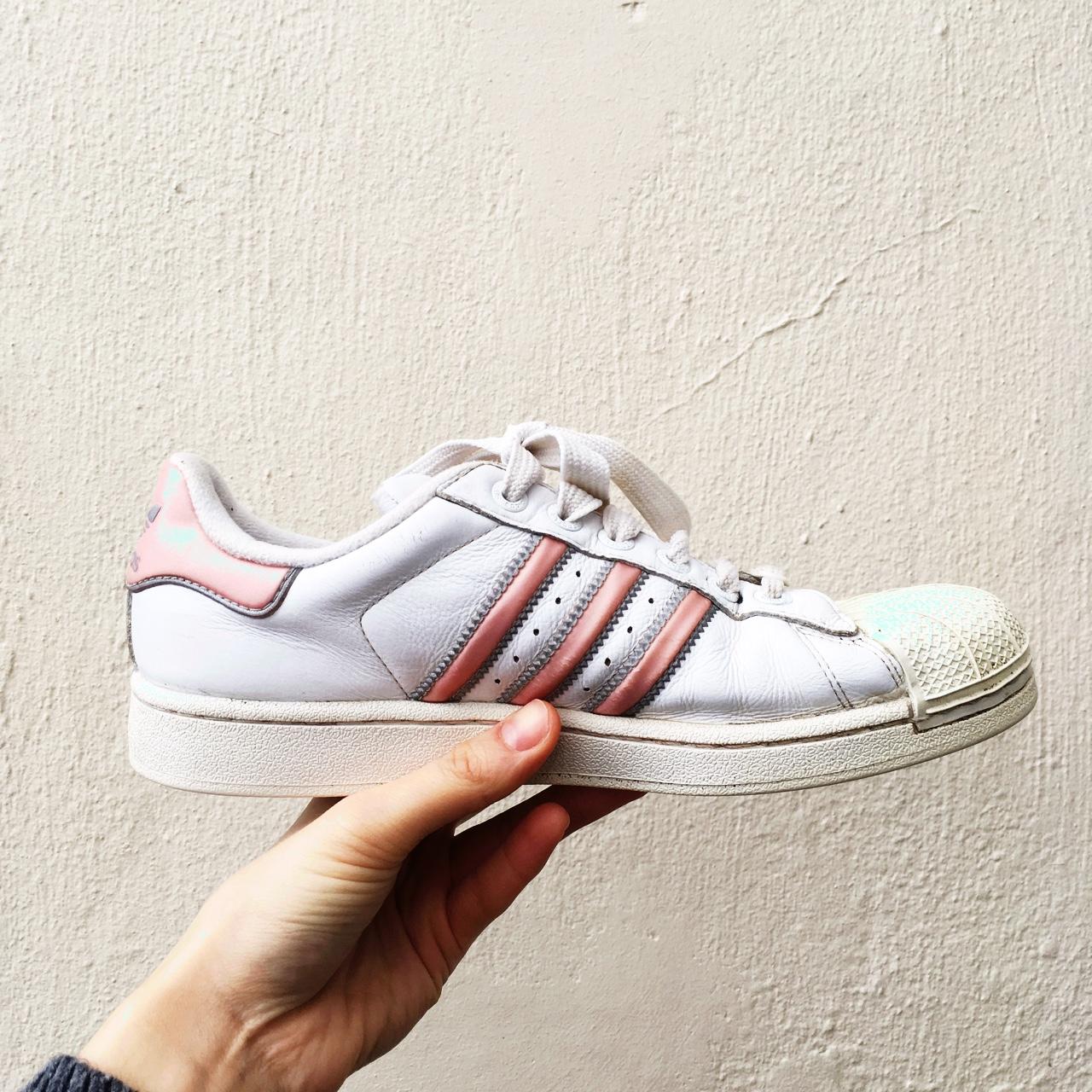 Shops adidas superstar pale pink