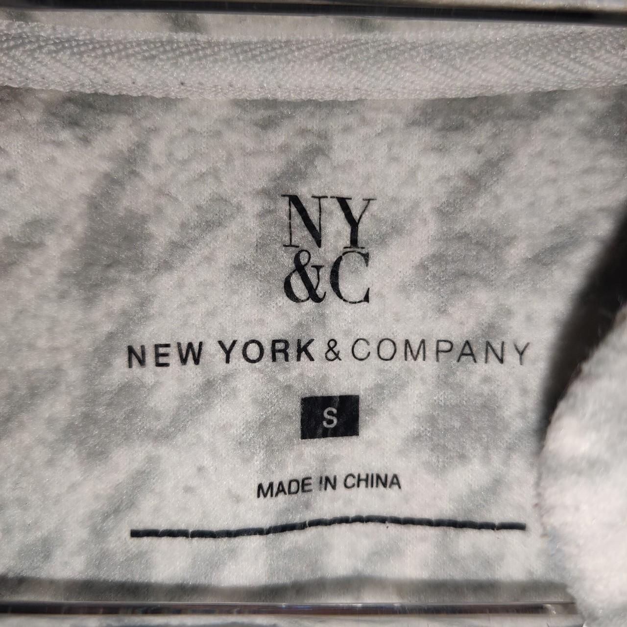 New York & Company Women's White and Grey Gilet Depop