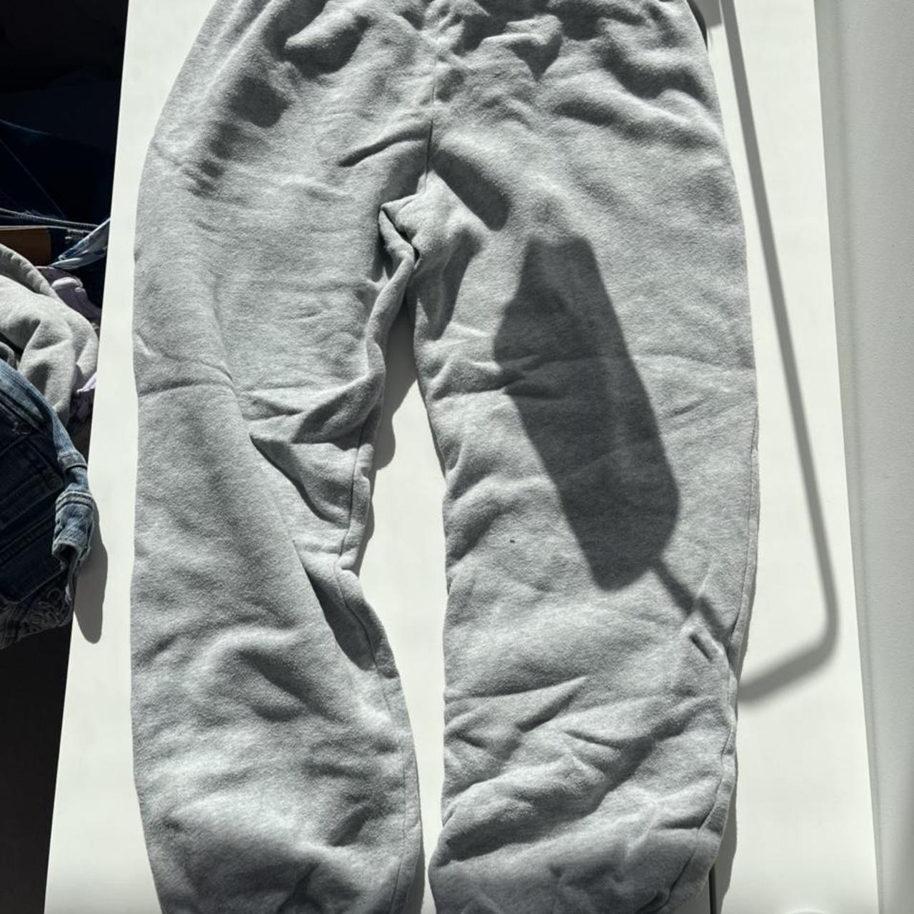 grey brandy melville sweatpants in good condition 🐘🐘 Depop