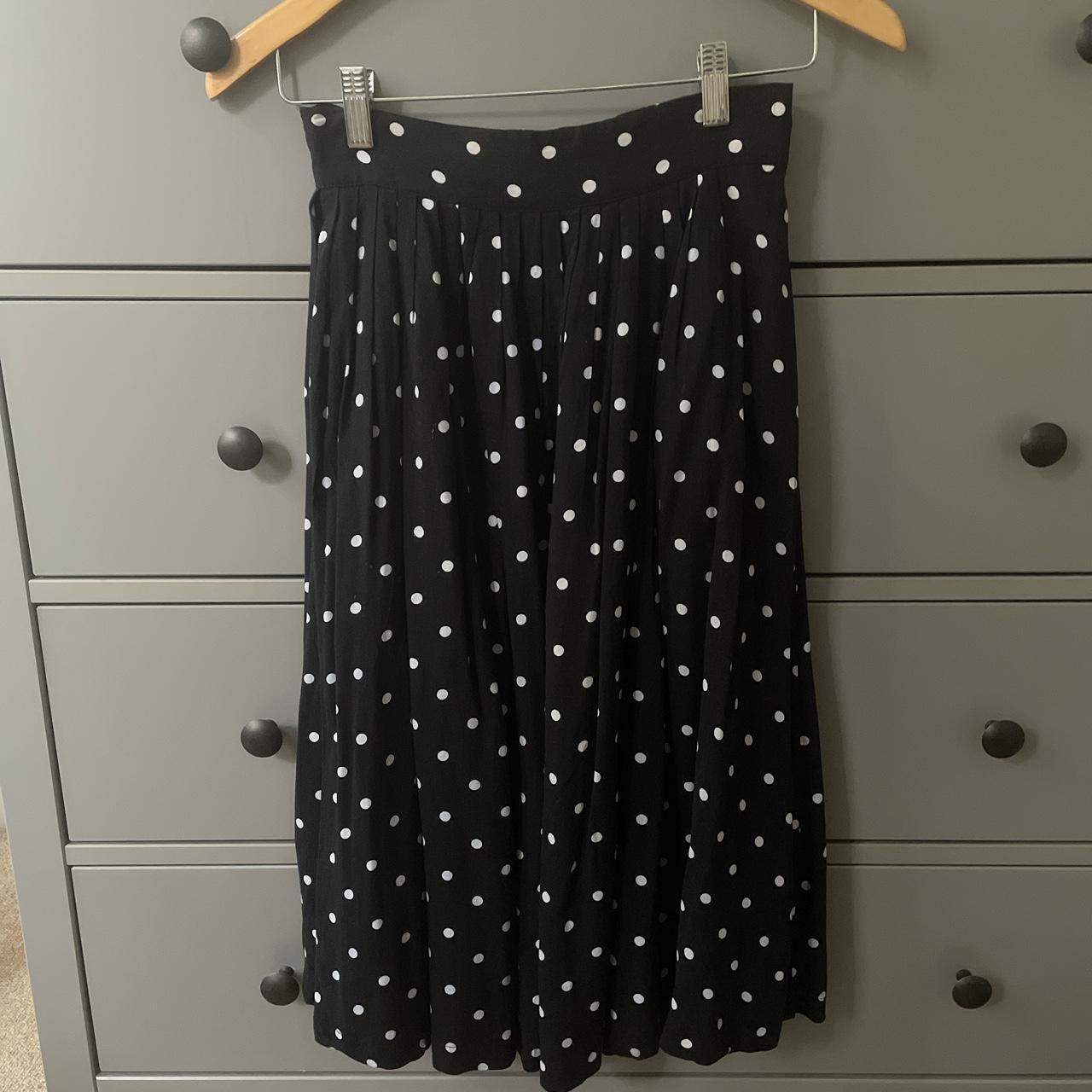 Forever 21 double lined polka dot skirt. Elastic... - Depop