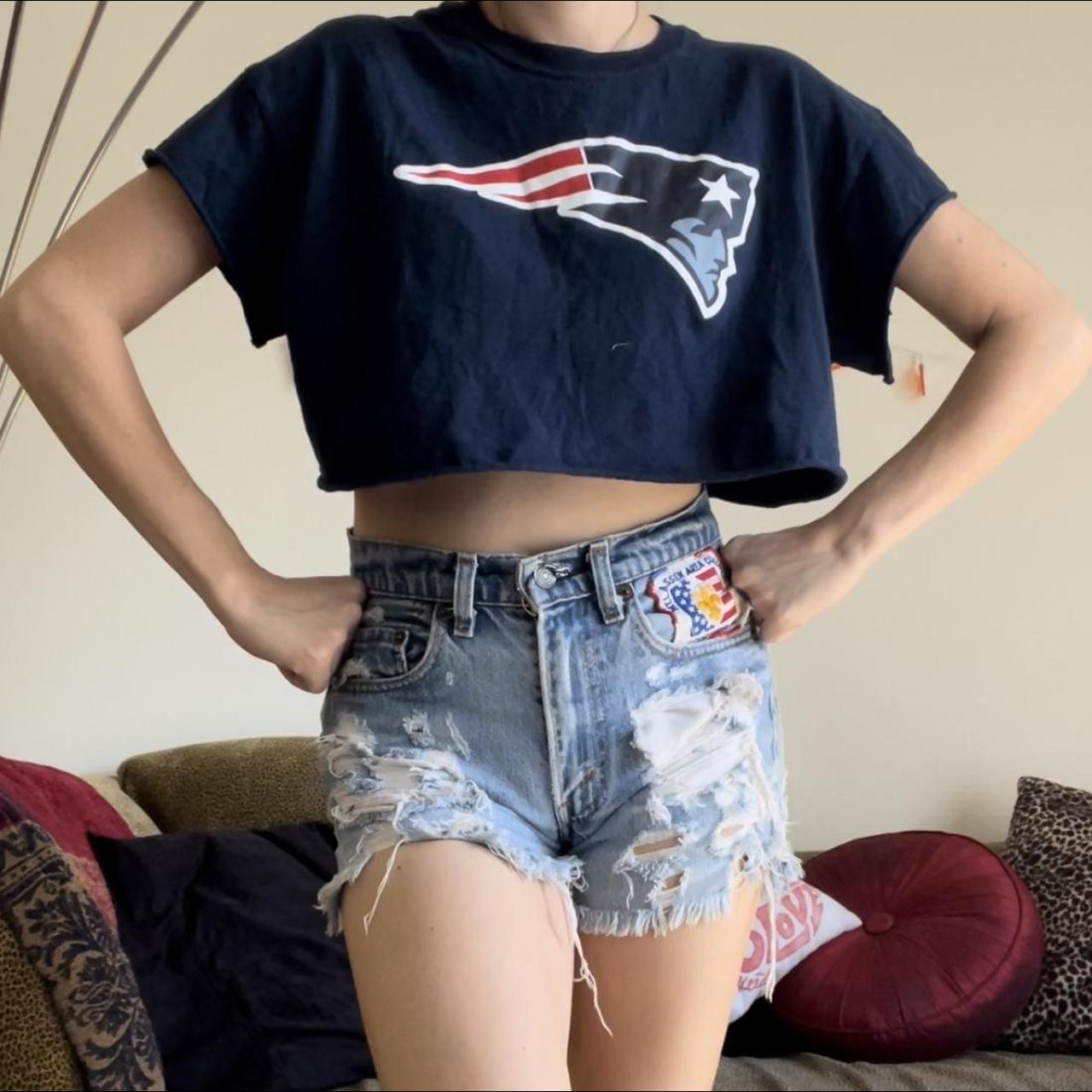 cropped patriots shirt