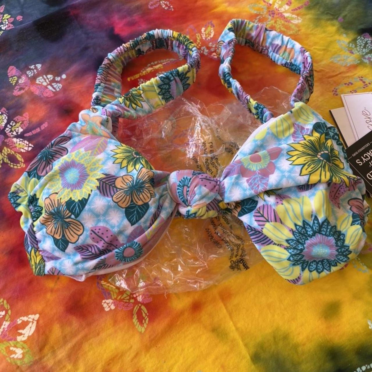 Salt & Cove Bathing suit top only Size Medium BNWT... Depop