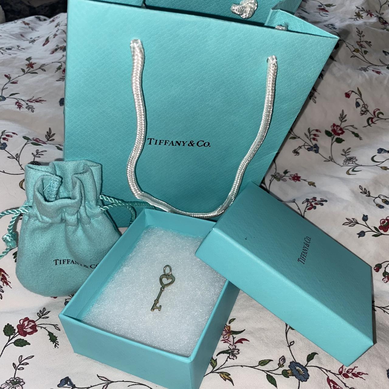 How to know if a Tiffany Gift Bag and Box is authentic 