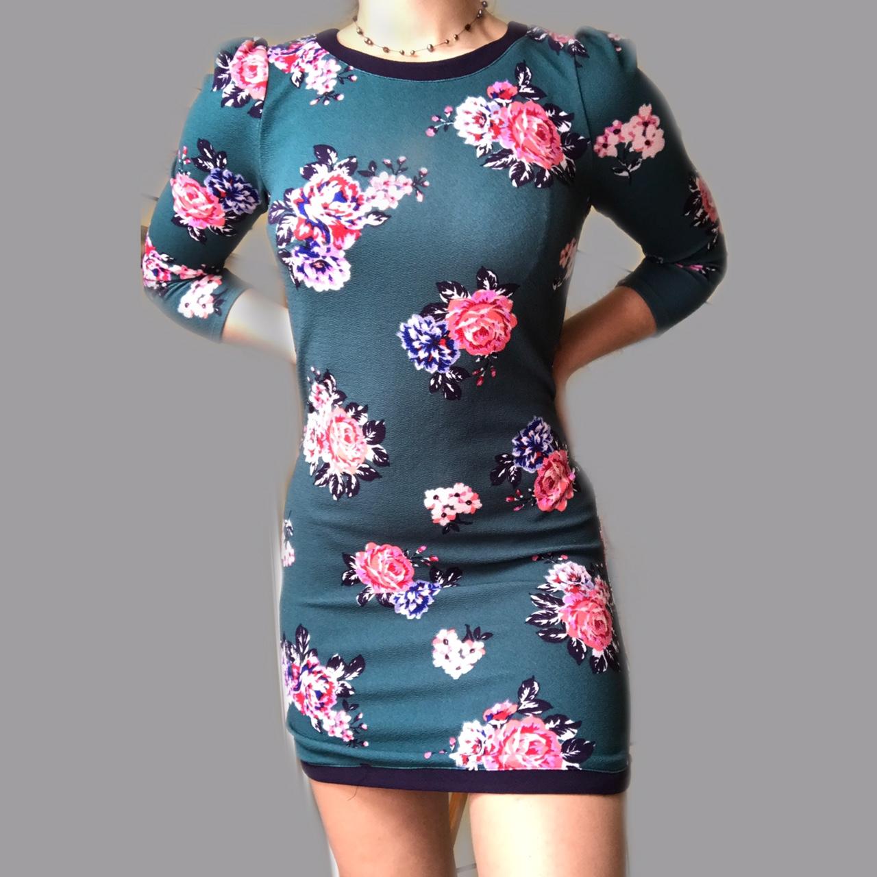 very flattering green floral dress! perfect for any... - Depop