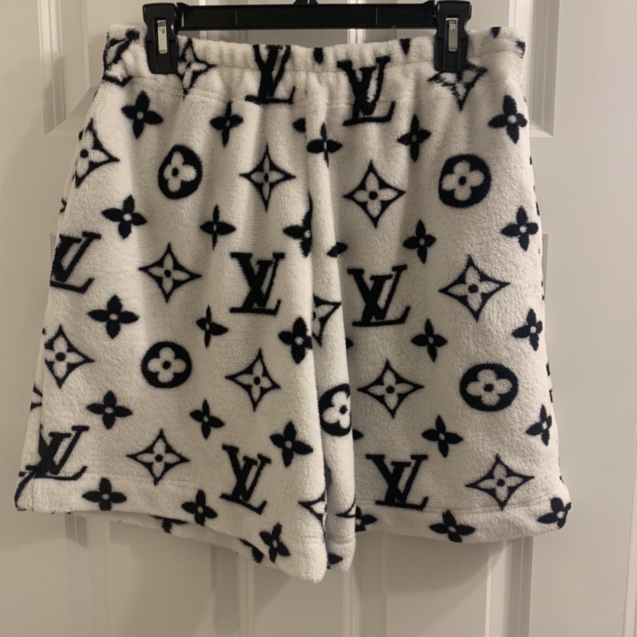 Vandy the Pink Men's Black and White Shorts | Depop