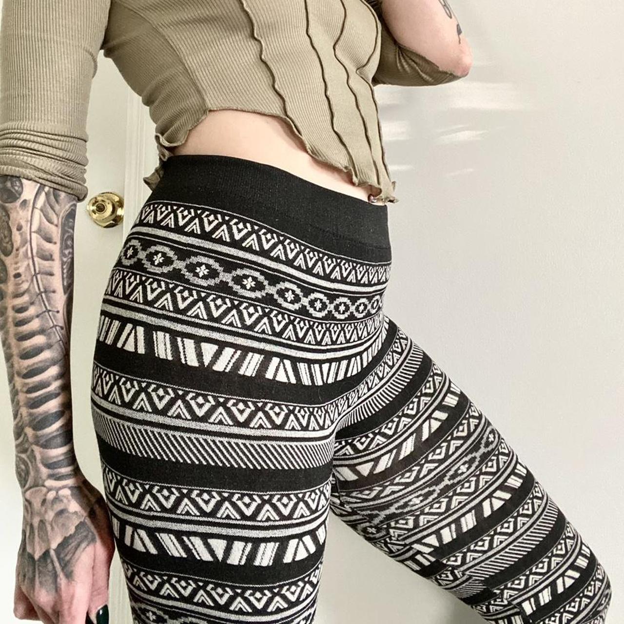 Black and white print stretchy lined leggings. Depop