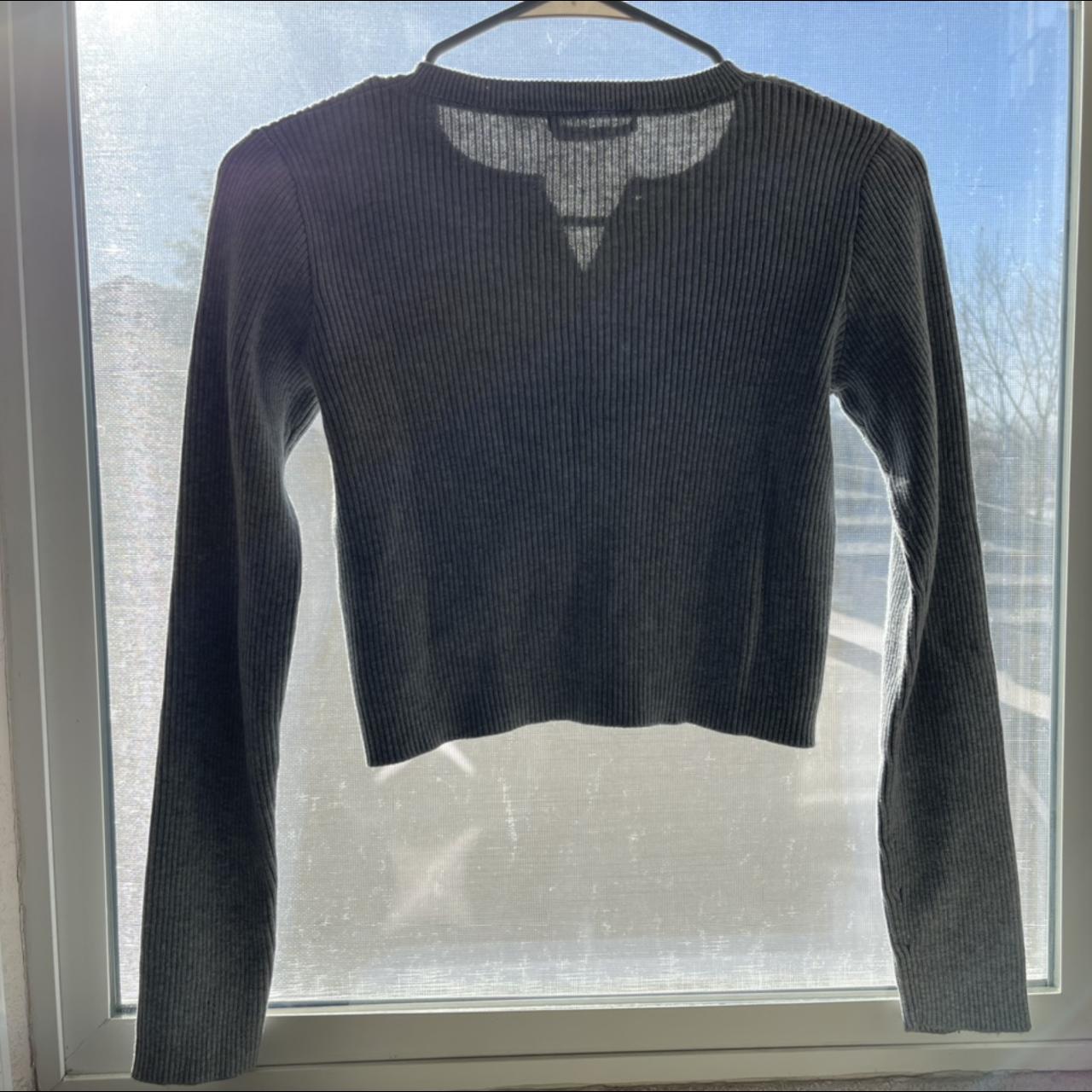 Women's Grey Crop-top | Depop