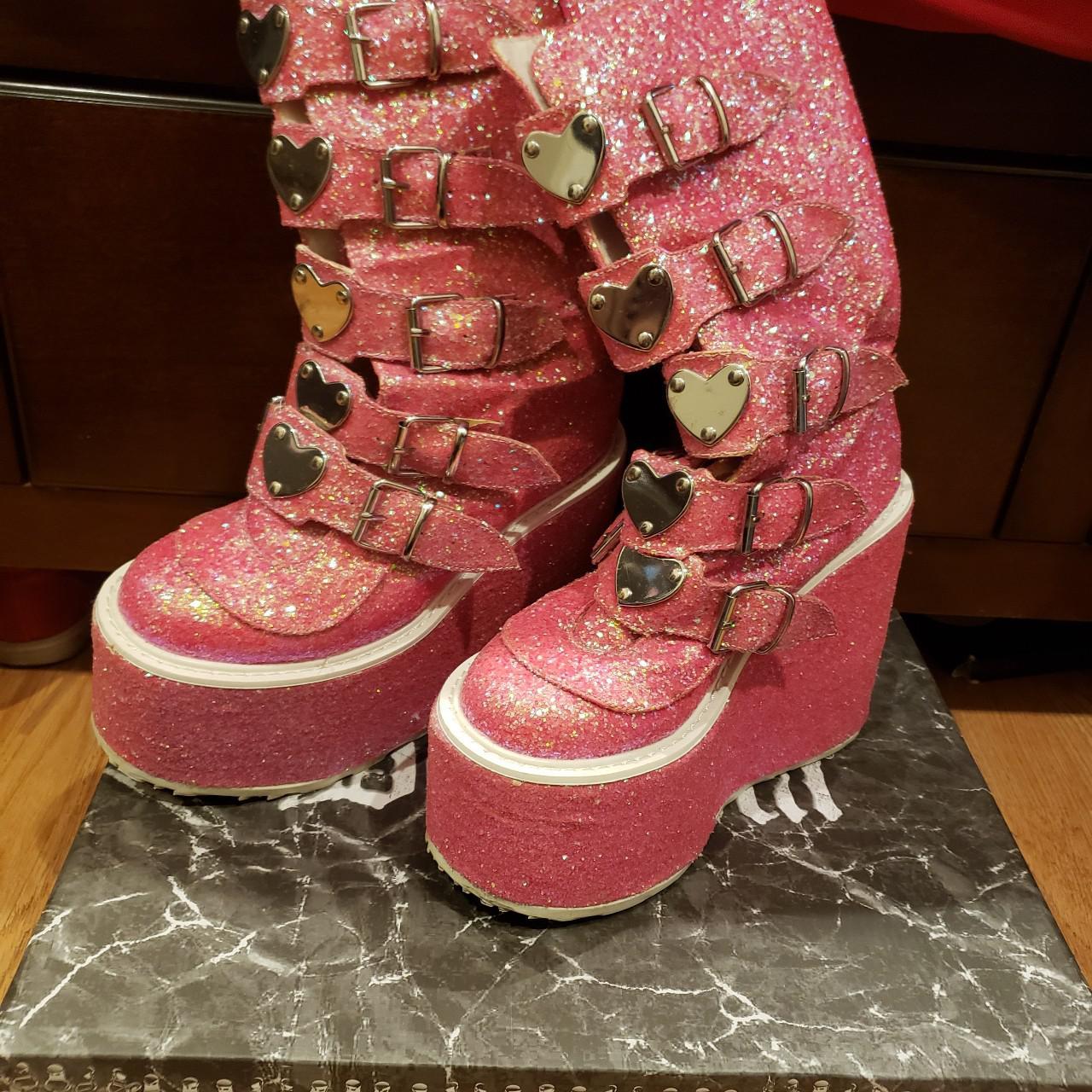 demonia swing pink