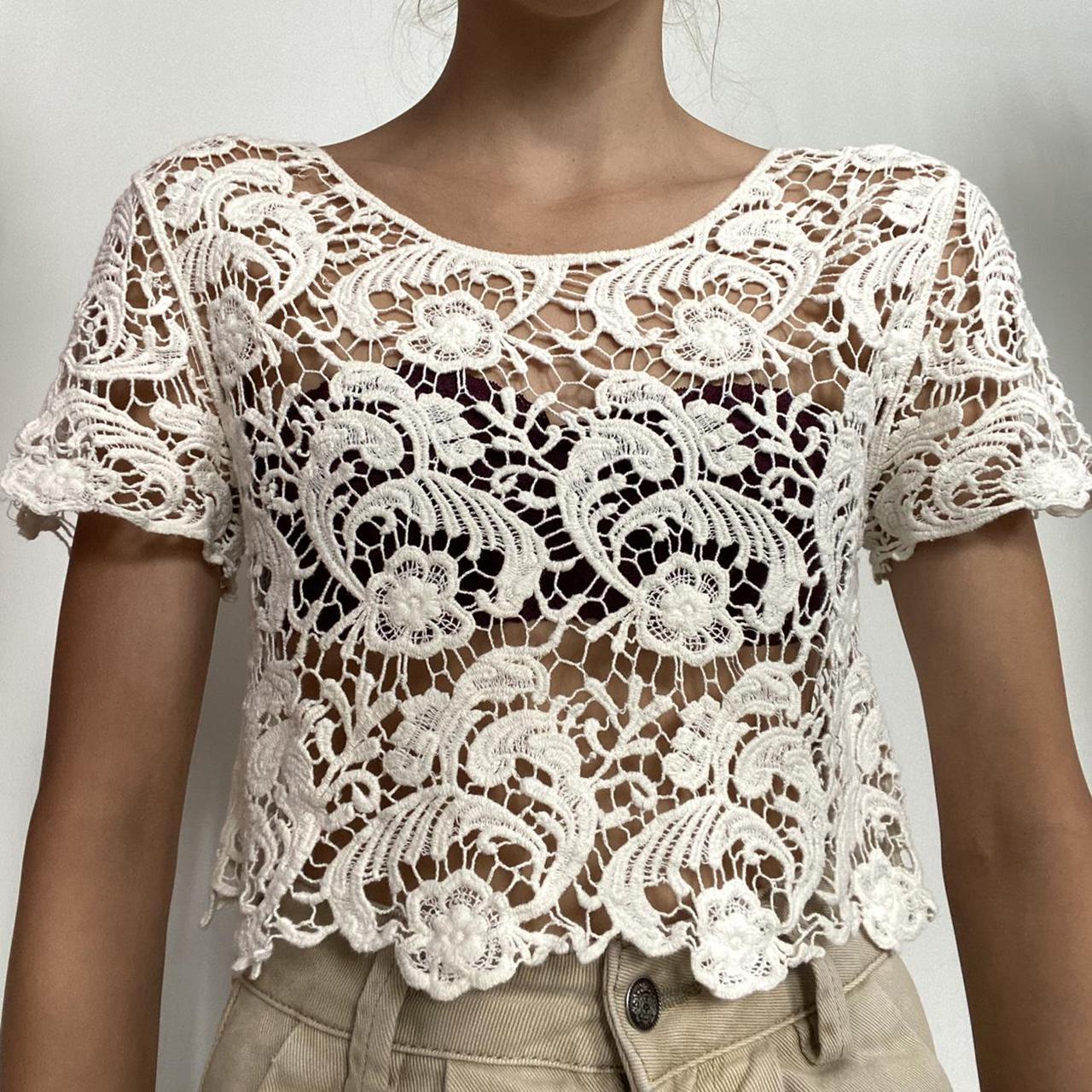 🌟 White Express crochet lace crop top 🌟 Size Depop
