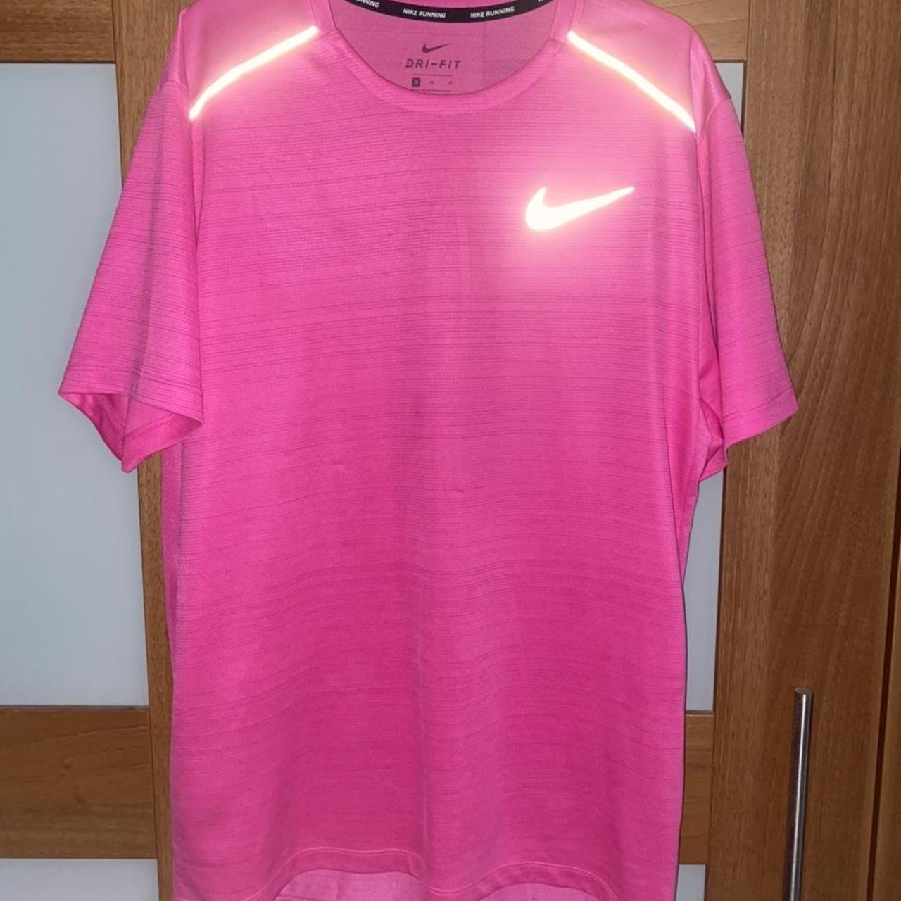 Nike Men's Pink T-shirt | Depop