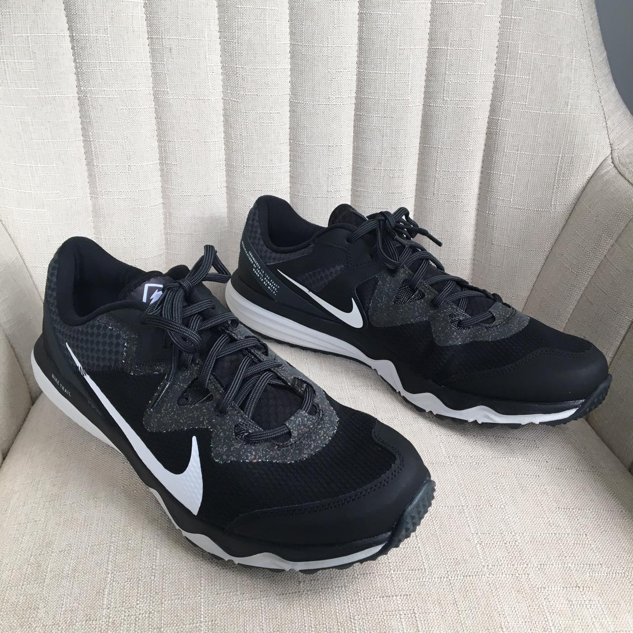 Nike Men's Black and White Trainers | Depop