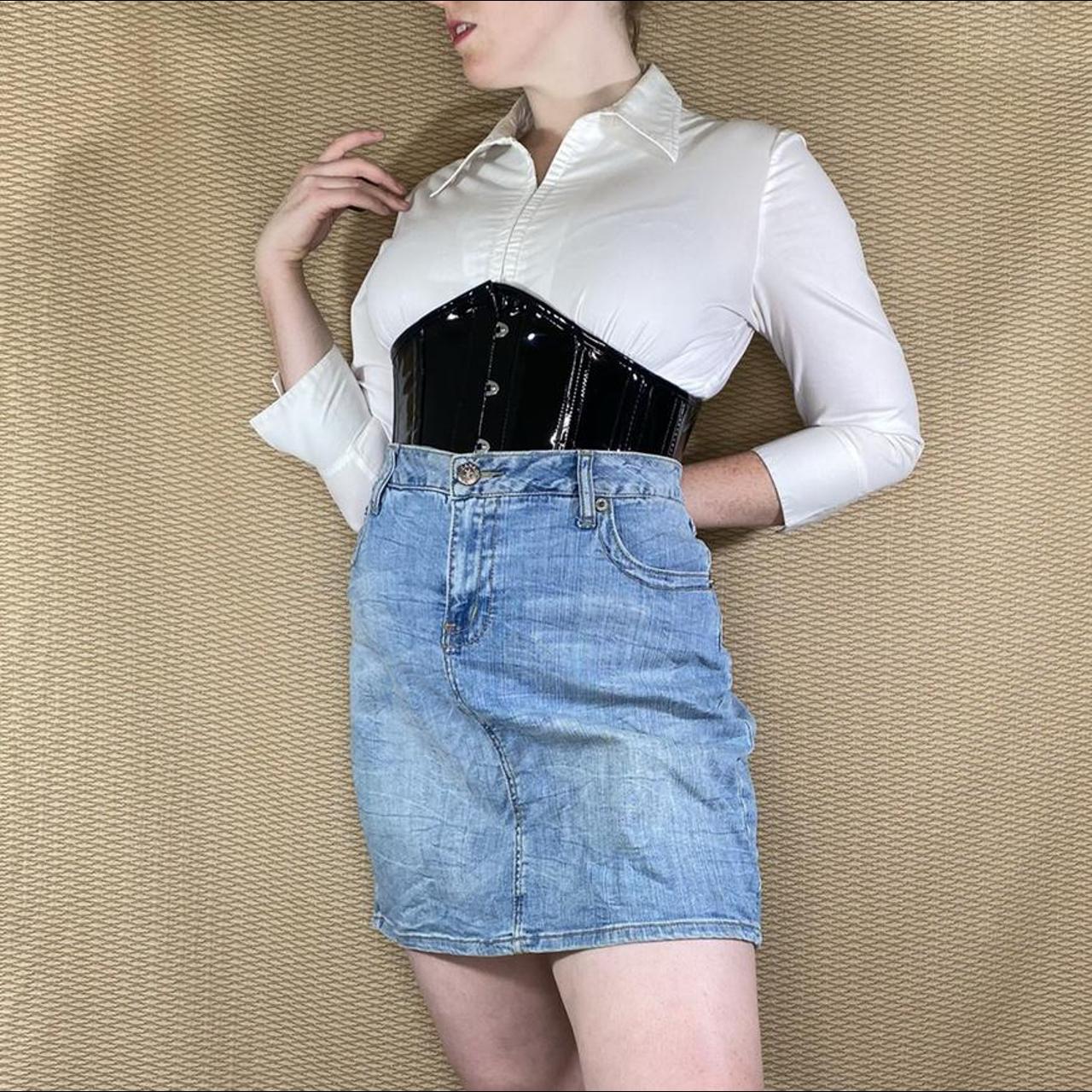 Product Image 1 - Midi jean skirt, size 18.

Clothing