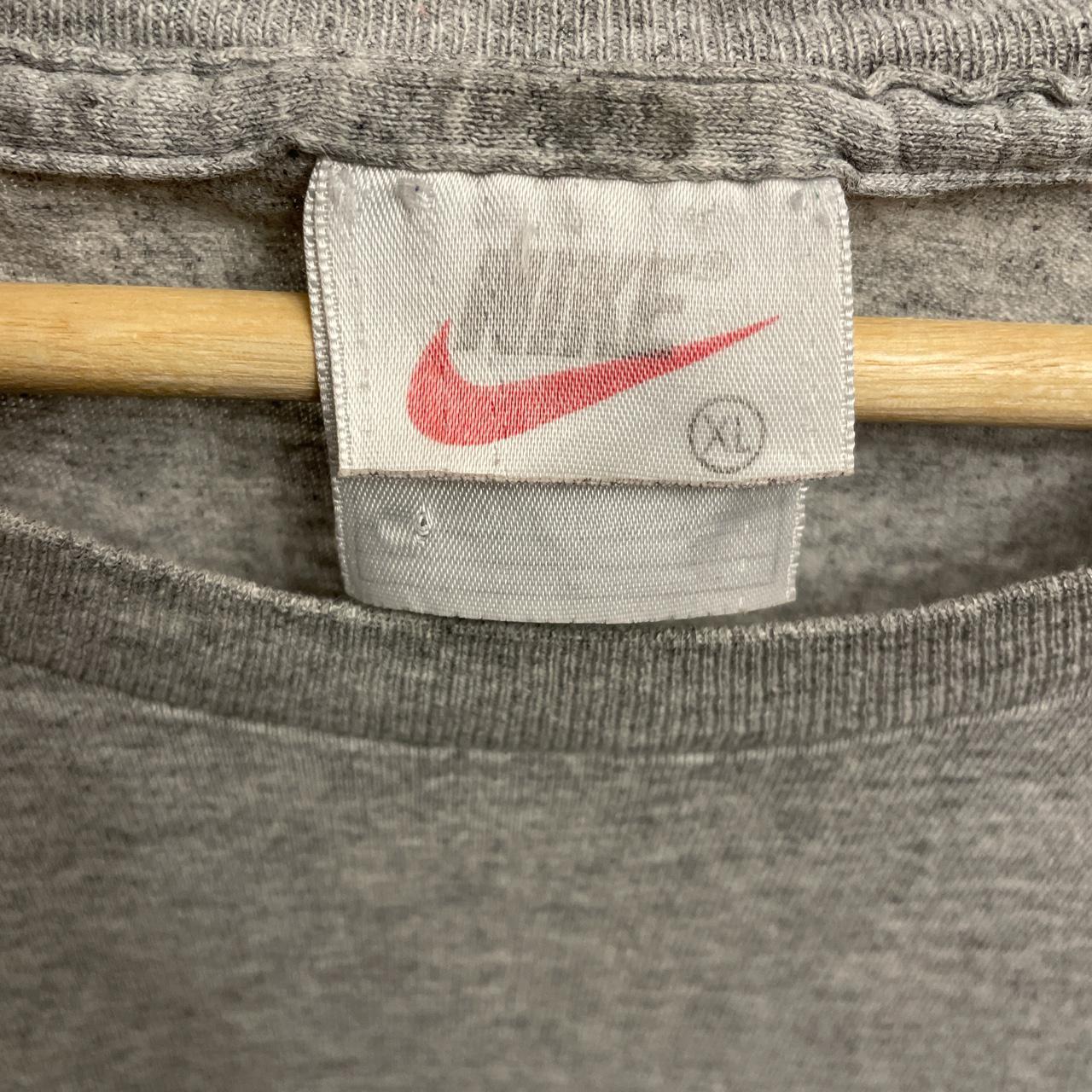 Nike Men's Grey and Navy | Depop